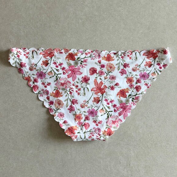 H&M Floral Scalloped Bikini Bottoms ASO Sarah Cameron - Picture 4 of 7